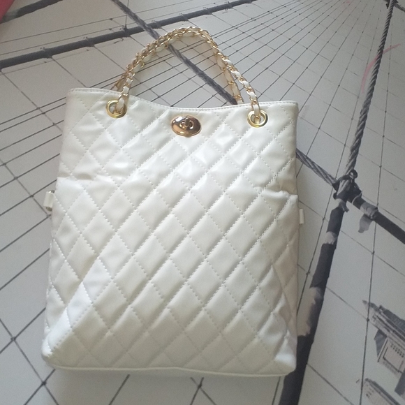 Handbags - Quilted white bag